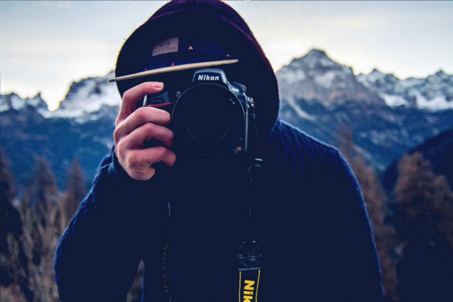 Vue large d'un projet documentaire en post-production